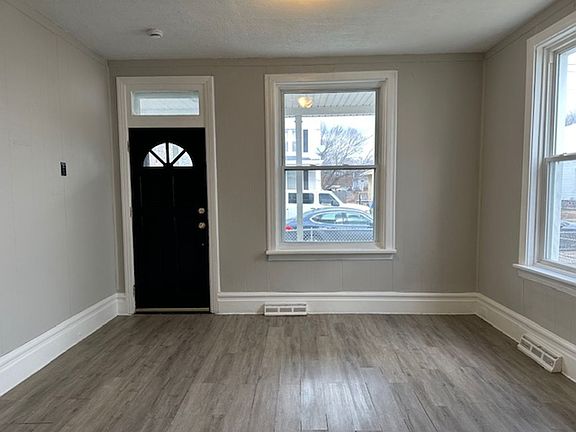 5th image of 6745 Somerset St