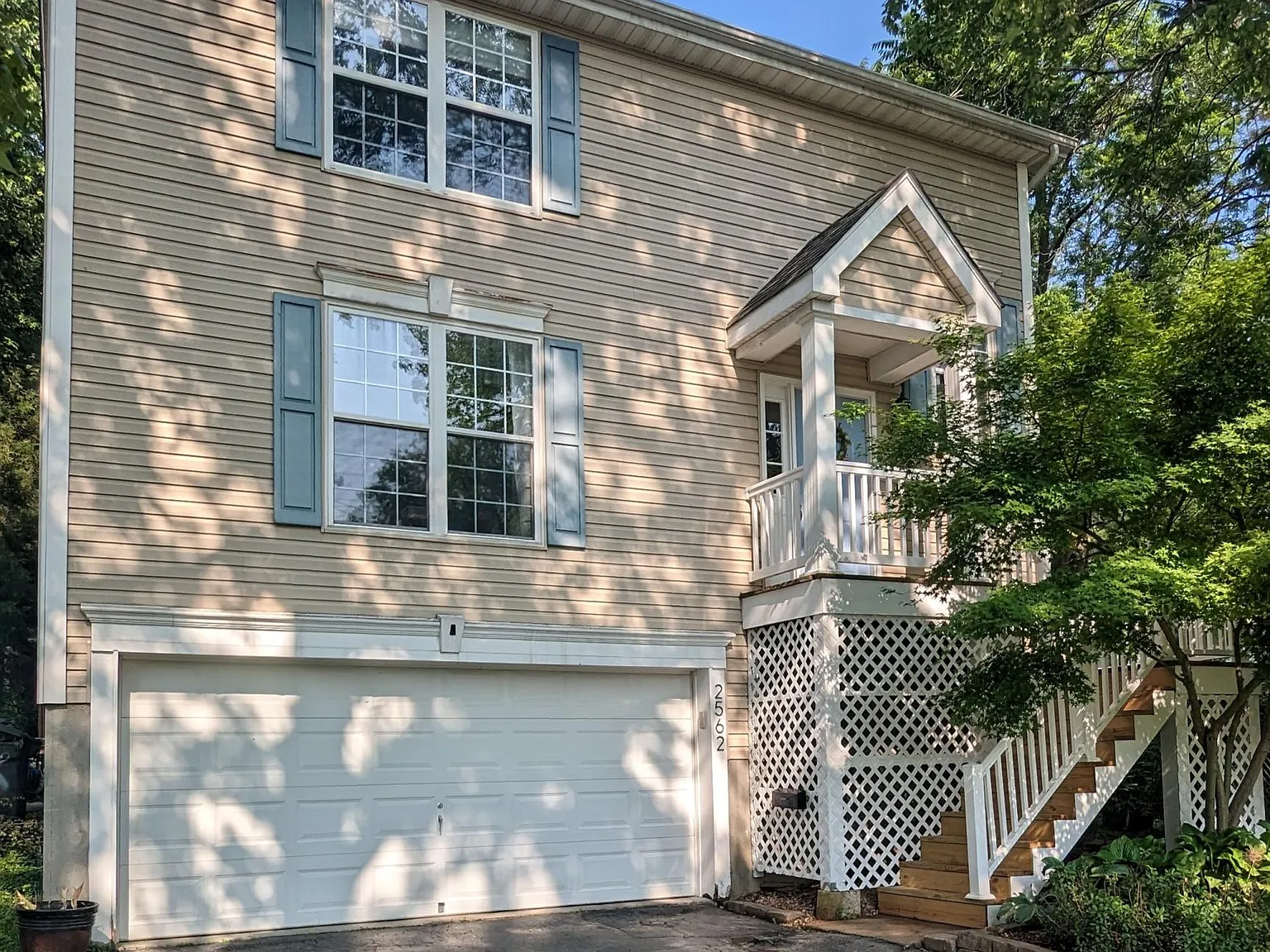 3 bed, 2.5 bath, 1612 sqft, $2,700 — Photo 1