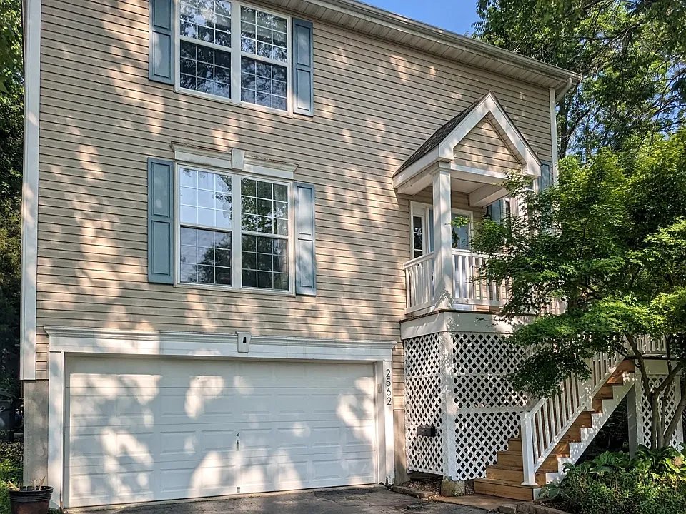 2562 Creve Coeur Dr
