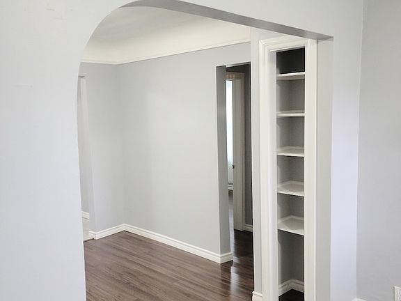 3rd image of 825 Hanna St E #825