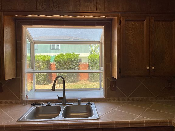 2nd image of 1425 Wawona St