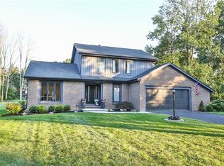 60 Pine Brook Cir, Penfield, NY 14526