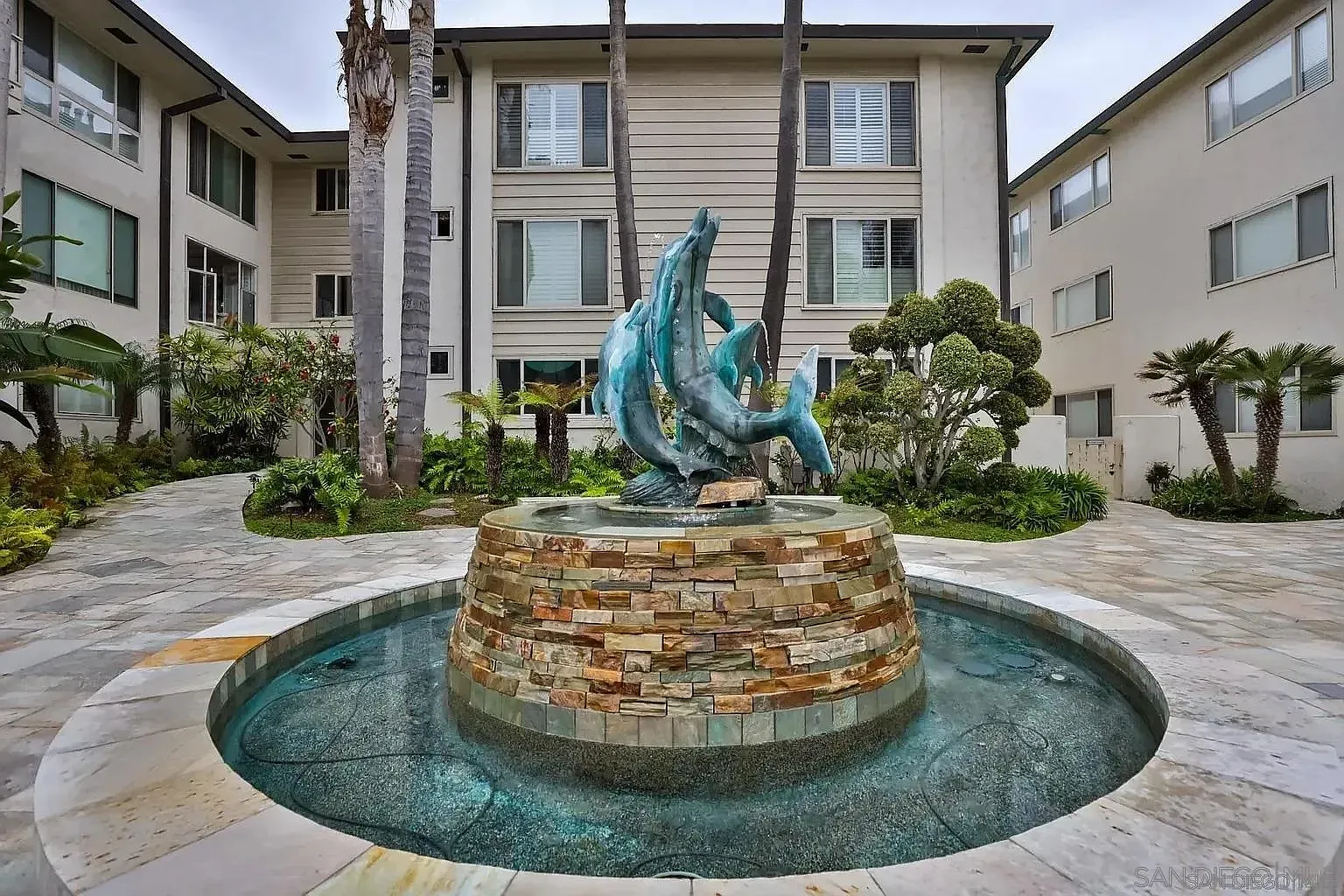 1 bed, 1.0 bath, 328 sqft, $3,900 — Photo 4