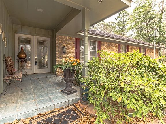 4th image of 1405 Brook Hollow Dr