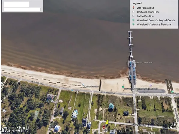 201 Hillcrest St, Waveland, MS 39576