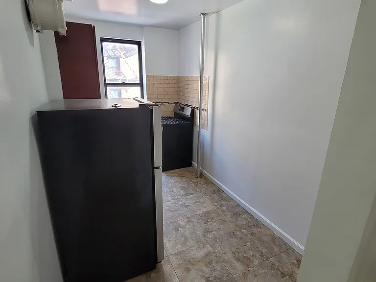 2305 Creston Ave #3B — Photo 13