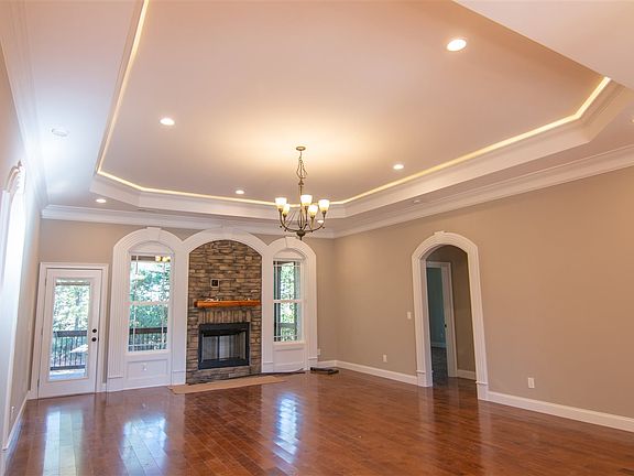 4th image of 213 Nanie Myree Ln