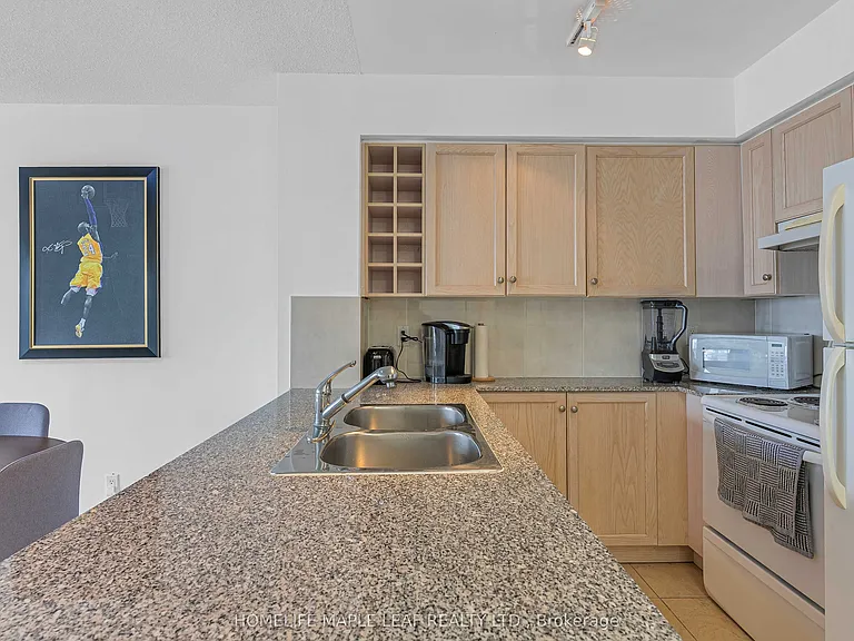 210 Victoria St #3505 — Photo 14