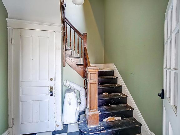 3rd image of 2364 Victor St #2
