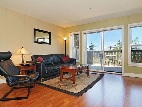 5th image of 133 Queen Anne Ave N Unit 101