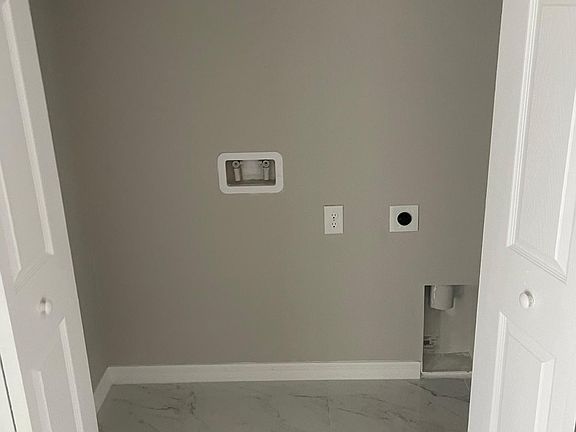 4th image of 320 Hightower Ave S