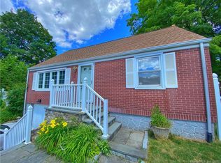 10 Arbor Ct, Norwalk, CT 06854