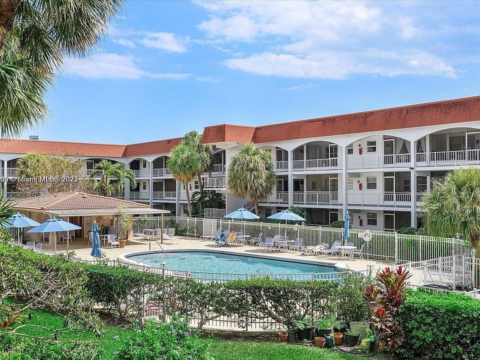 1st image of 501 Blue Heron Dr APT 109A