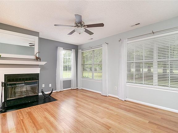 3rd image of 5209 Thatcher Way