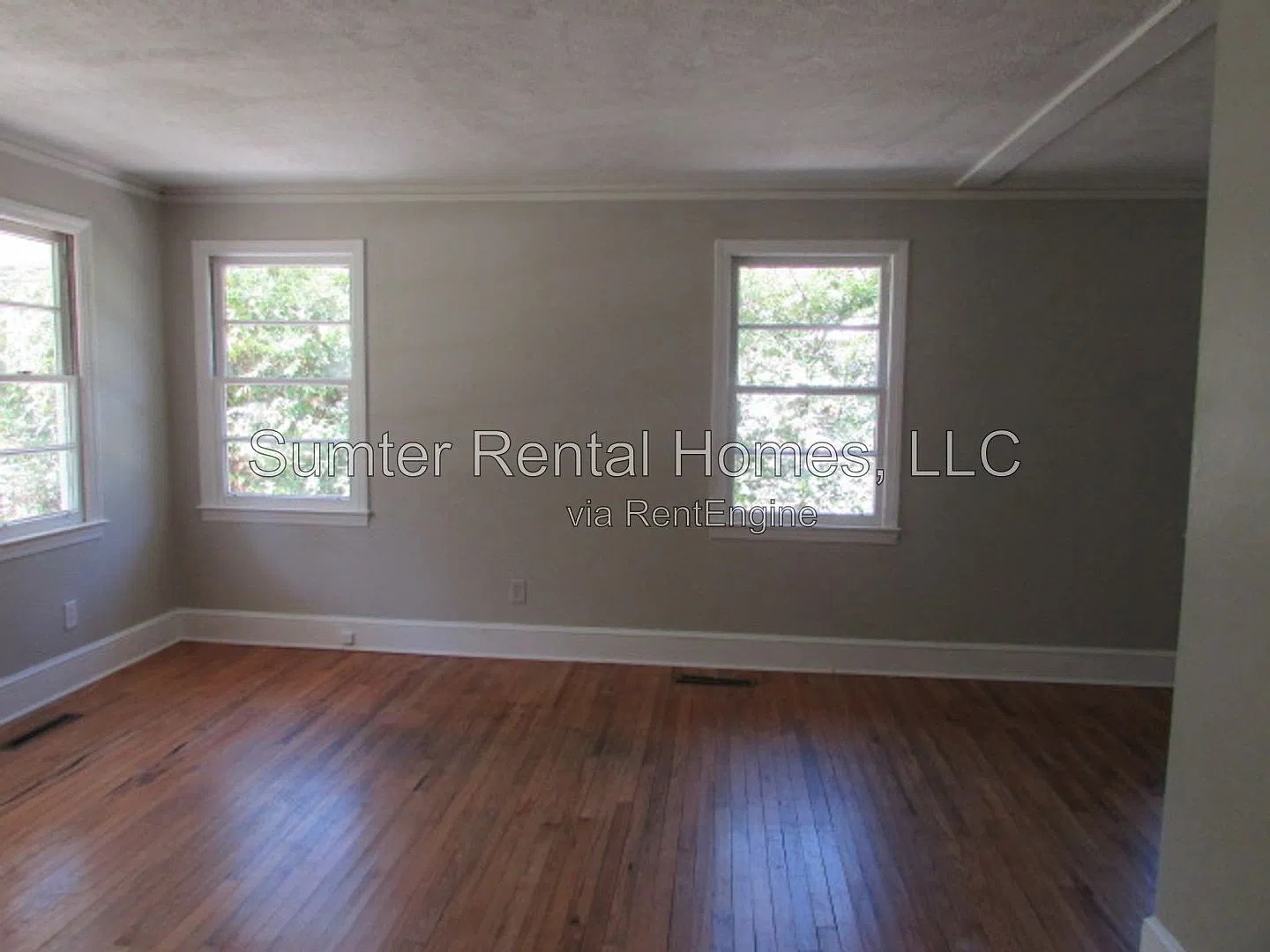 3 bed, 1.5 bath, 1237 sqft, $1,300 — Photo 3