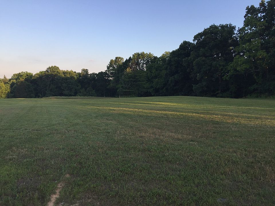 1st image of 206 River Crest Dr