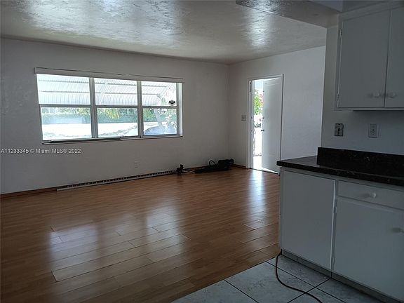 3rd image of 1316 S 17th Ave #1