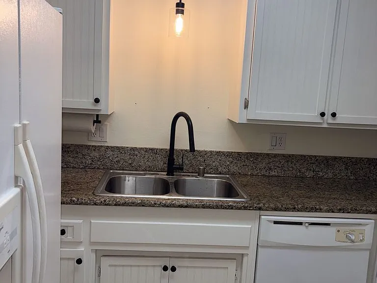 1201 N California St #29 — Photo 10