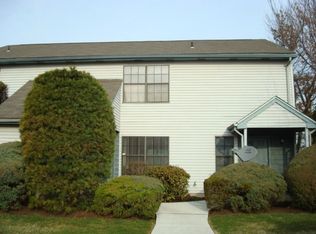 310 Woodbridge Commons Way, Iselin, NJ 08830