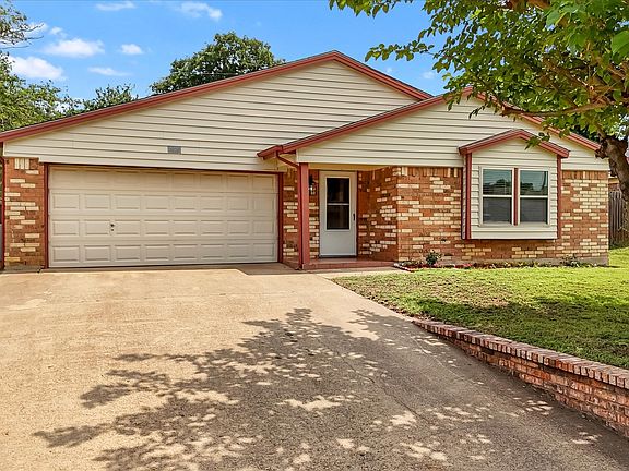 2nd image of 1926 Creek Wood Ct