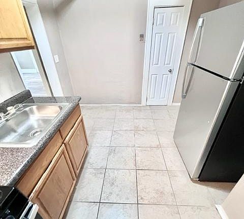 4th image of 449 Mountainview Ave APT B2