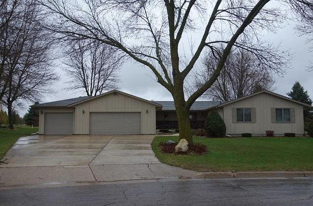 1st image of 965 Crestview Ln