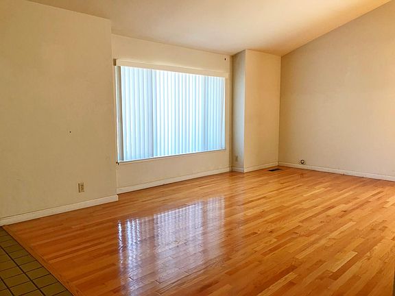 4th image of 6372 Slida Dr