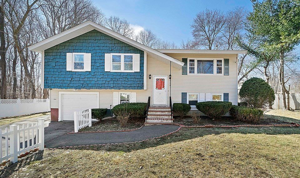 1st image of 3 Alden Ave E