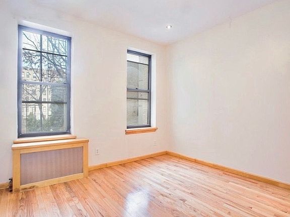 4th image of 176 Stanton St #Ib
