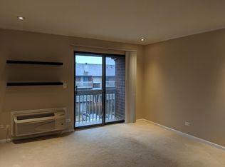 820 N Lakeside Dr APT 3A, Vernon Hills, IL