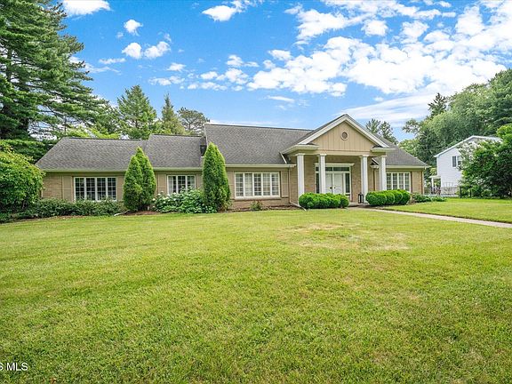 2nd image of 2060 Whitehall Rd