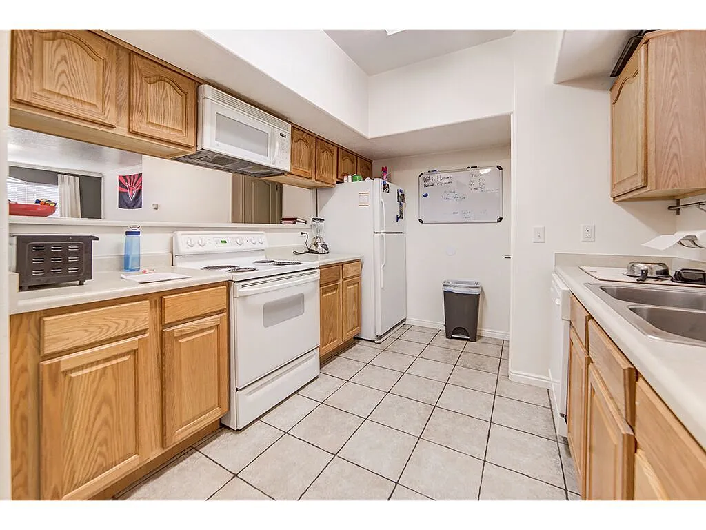 Building Photo - 51 E 600 N #206