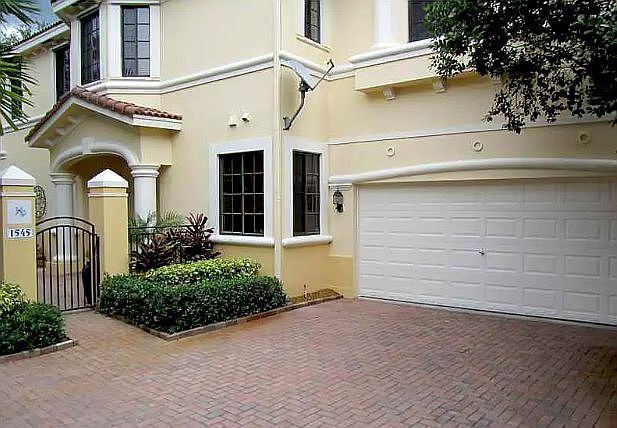 Entrance - 2 car garage
