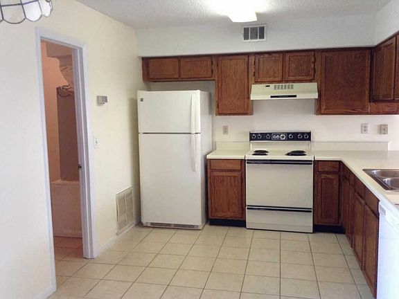 4th image of 411 Nordic Ln NW APT F