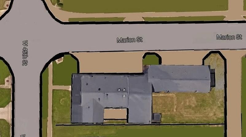 2nd image of 823 W 45th St
