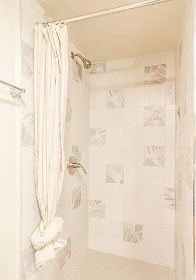 1900 Vine St #214 — Photo 10