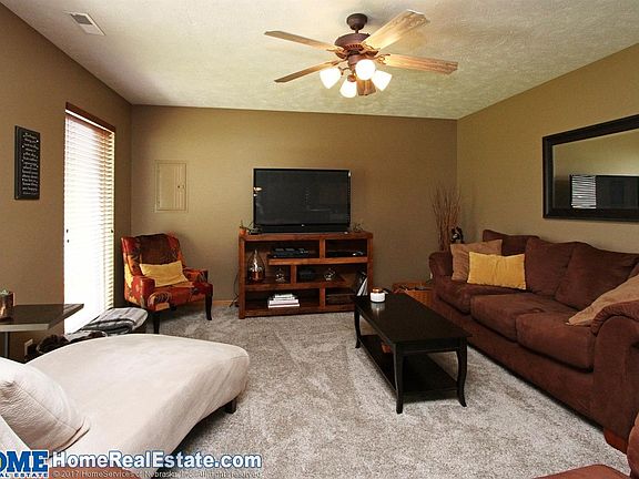 4th image of 8928 Venice Ln
