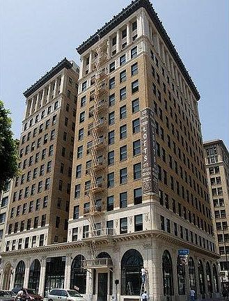 3rd image of 810 S Spring St #Jutqwc50c