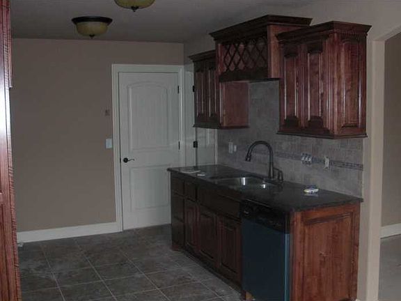 3rd image of 3000 SW Briar Creek Ave