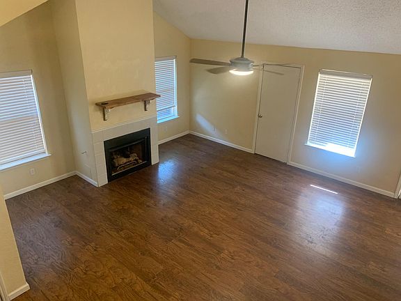 2nd image of 410 Nita Ln