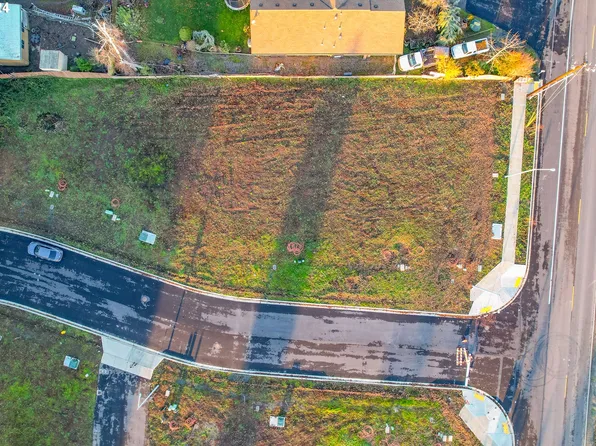 1551-1593 Barn St, Woodburn, OR 97071