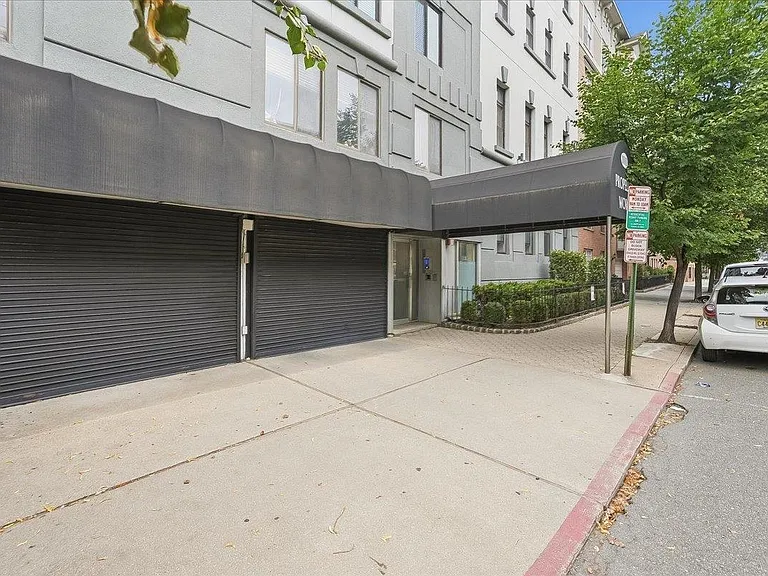 1110 Clinton St #16 — Photo 20