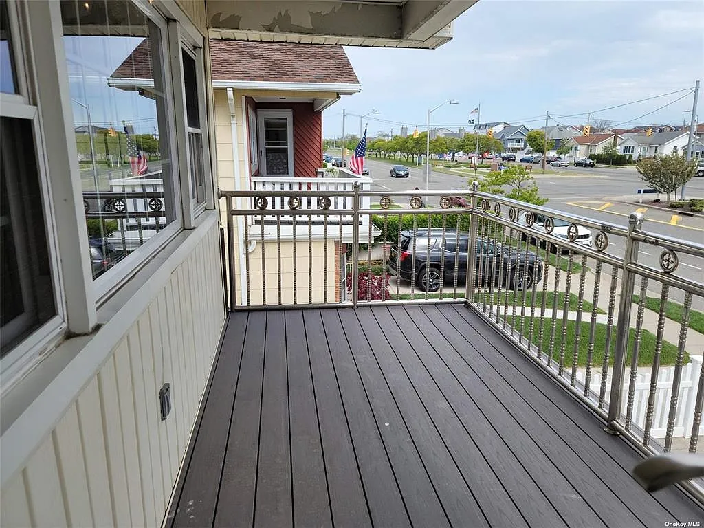 713 W Park Ave — Photo 2