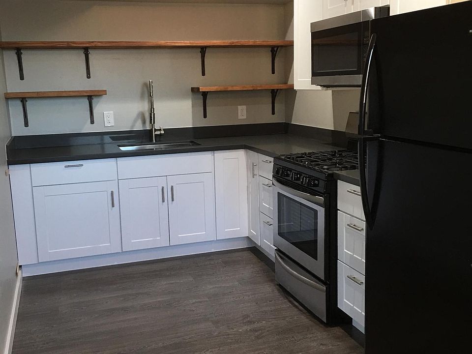 1st image of 13841 N 8th Pl APT 1