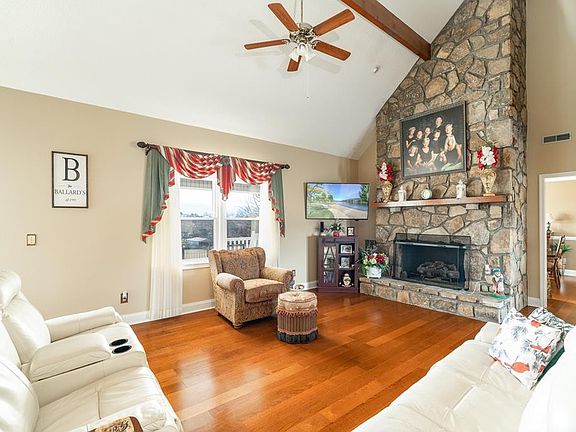 3rd image of 638 Tittsworth Springs Rd