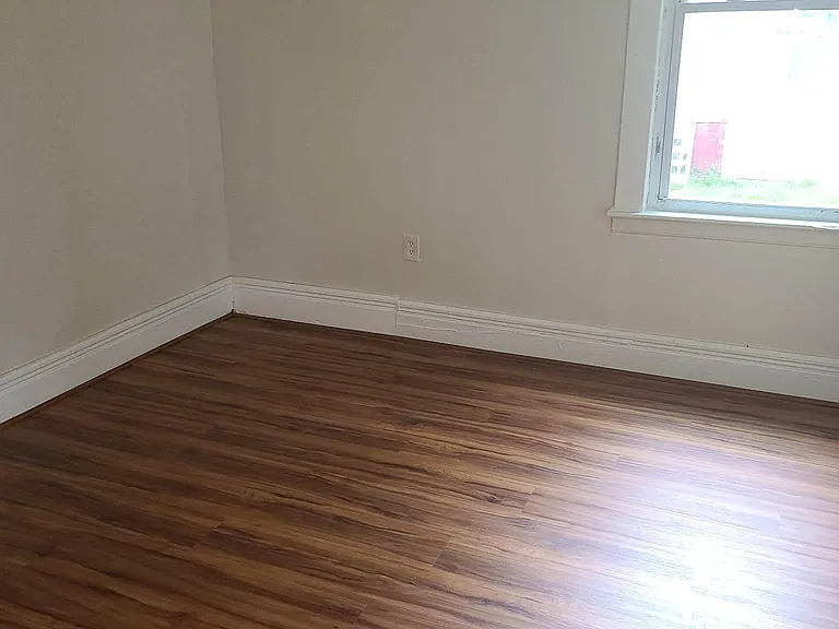 346 Landon St — Photo 7