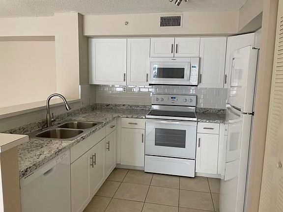 2nd image of 7896 Sonoma Springs Cir APT 205