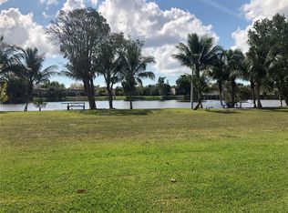 Snapper Creek Townhouses, Miami, FL 33173