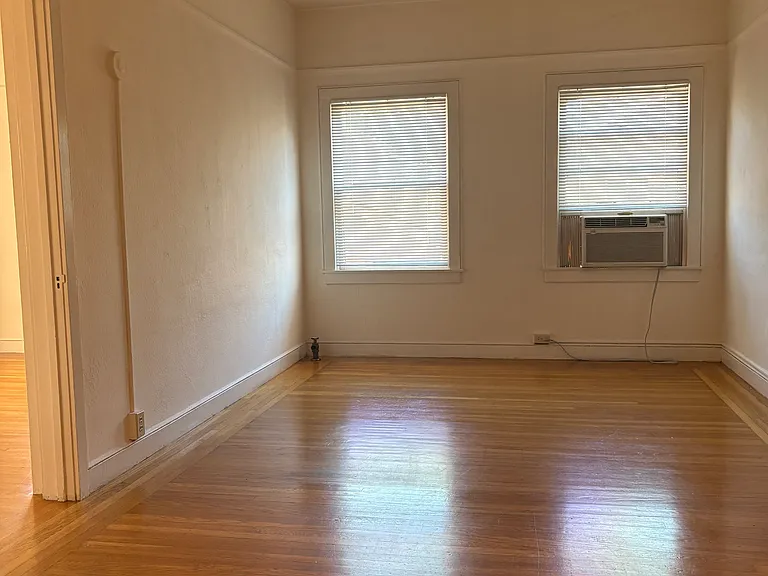 817 25th St #2F — Photo 1