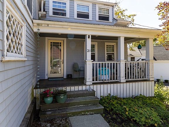 3rd image of 21-23 Elm Ct